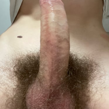 This thick 16cm cock pic features impressive balls and a hairy bush.
