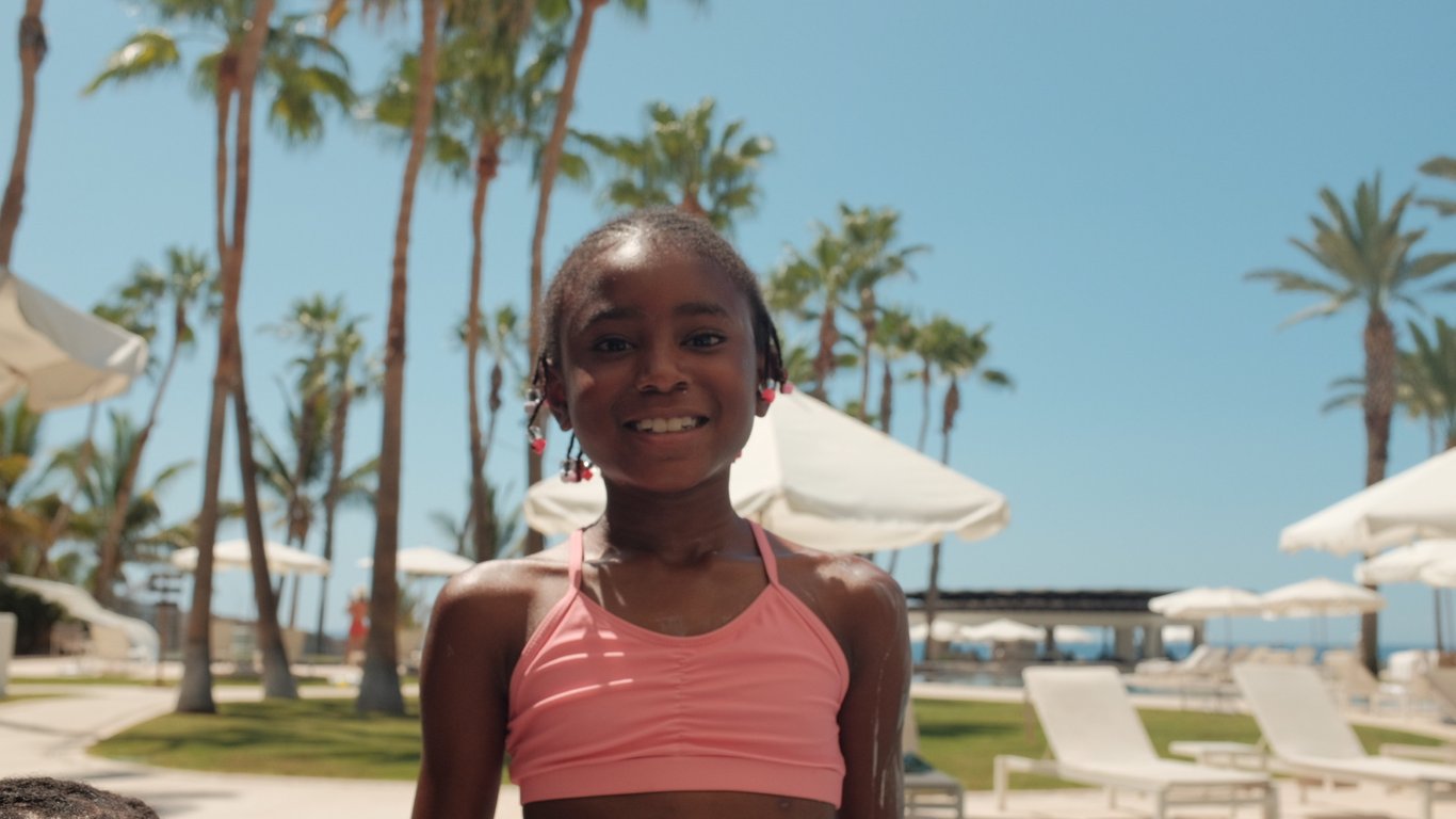 Tayven Los Cabos Poolside