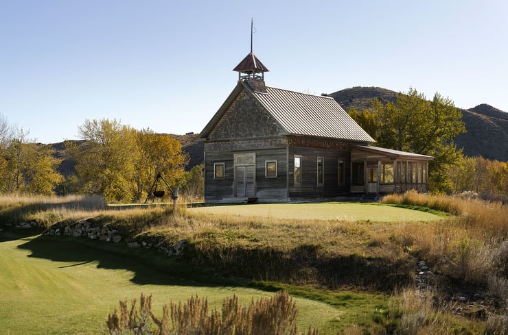 Golf Cabins - Exterior View 07