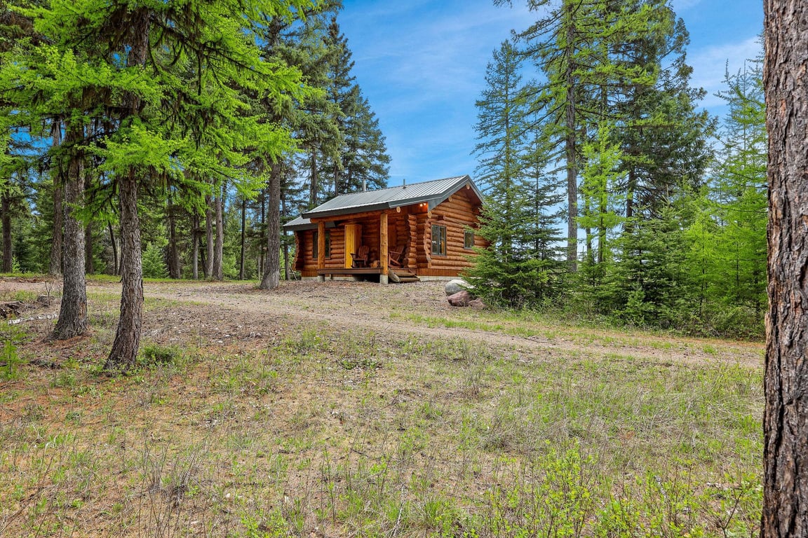 Log cabin in the Swan Valley