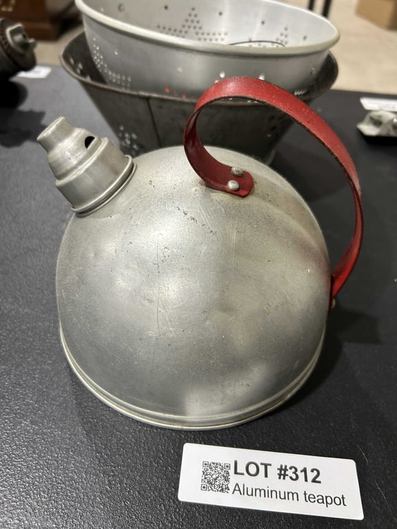 Aluminum teapot
