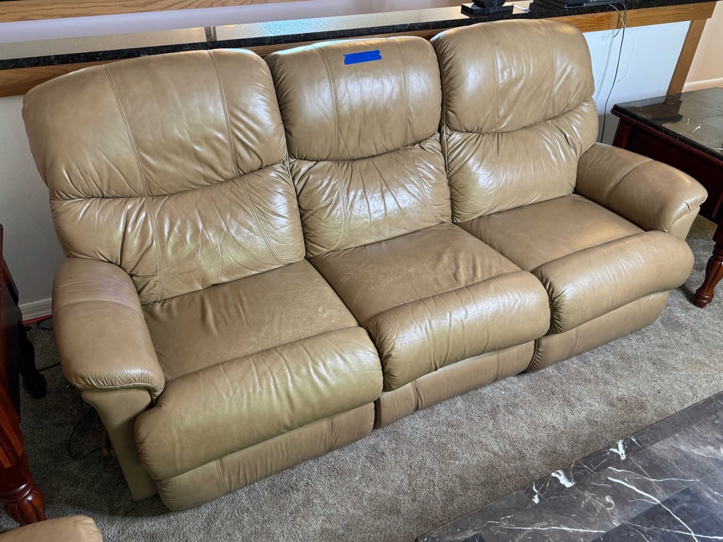 3 pc La-Z-Boy leather living room set - Image 6