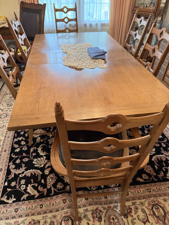 VTG BROWN VENEER STANLEY DINING ROOM SUITE W/CHINA CABINET & 6 CHAIRS