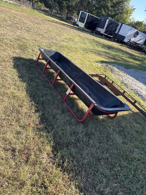 Cattle feeder