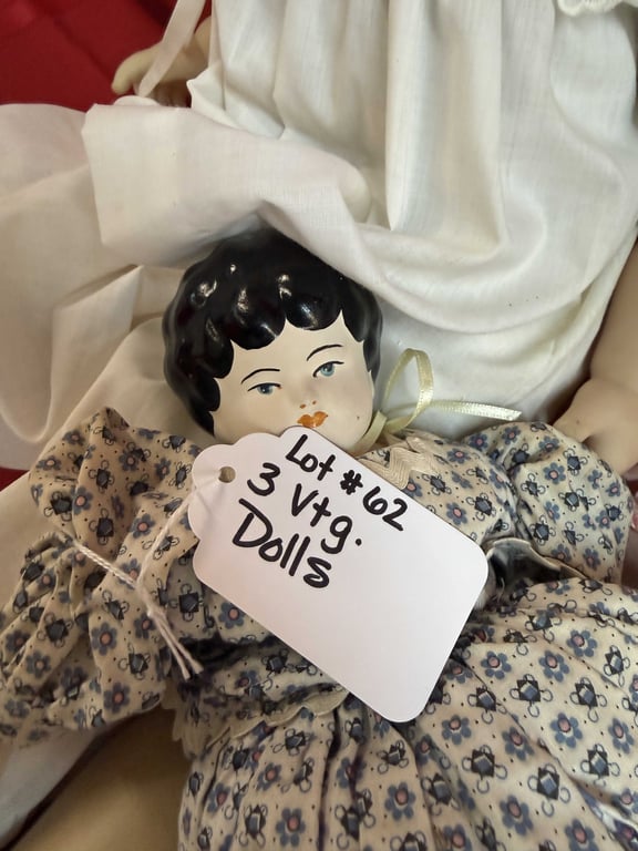 GROUPING OF VTG. DOLLS - Image 3