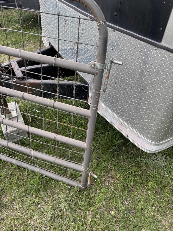 Metal Gate - Image 3
