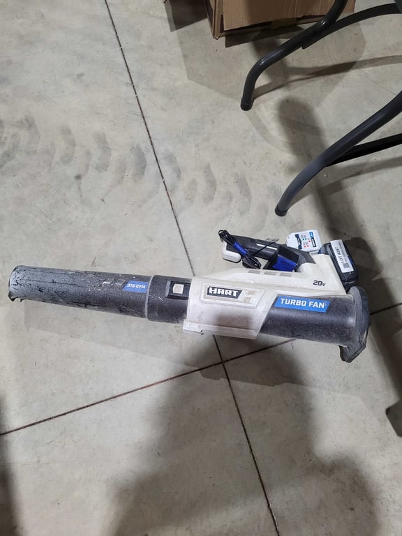 Hart battery blower