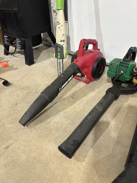 Troy Bilt gas blower