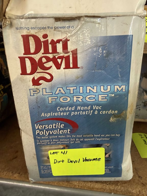 DIRT DEVIL VACUUM (NEW)