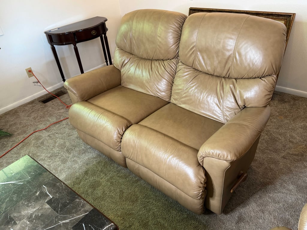 3 pc La-Z-Boy leather living room set - Image 7
