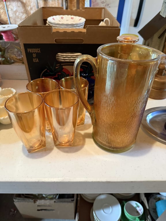 MARIGOLD PITCHER W/4 MARIGOLD TUMBLERS - Image 2