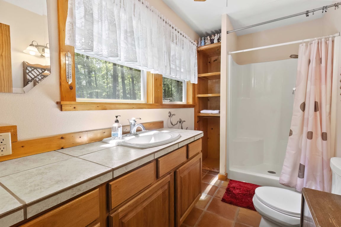 3 bed 3 bath home on 26.19 acres - Image 30