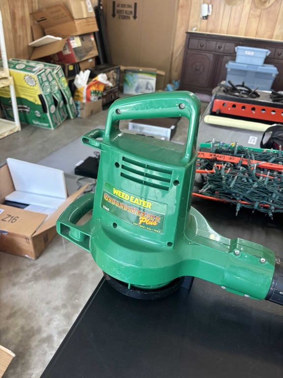 Weedeater electric blower - Image 2