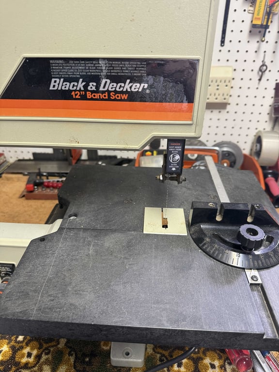 BLACK & DECKER 12" BAND SAW - Image 2