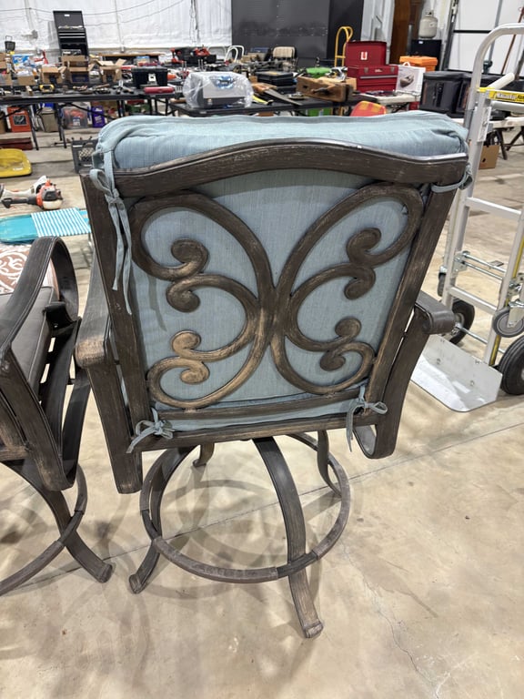 Two outdoor patio swivel chairs - Image 6