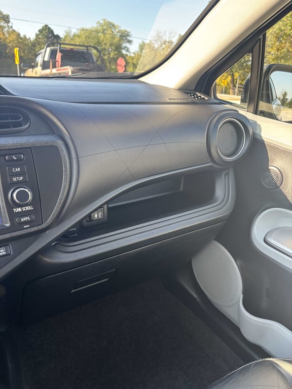 2012 Toyota Prius C - Image 18