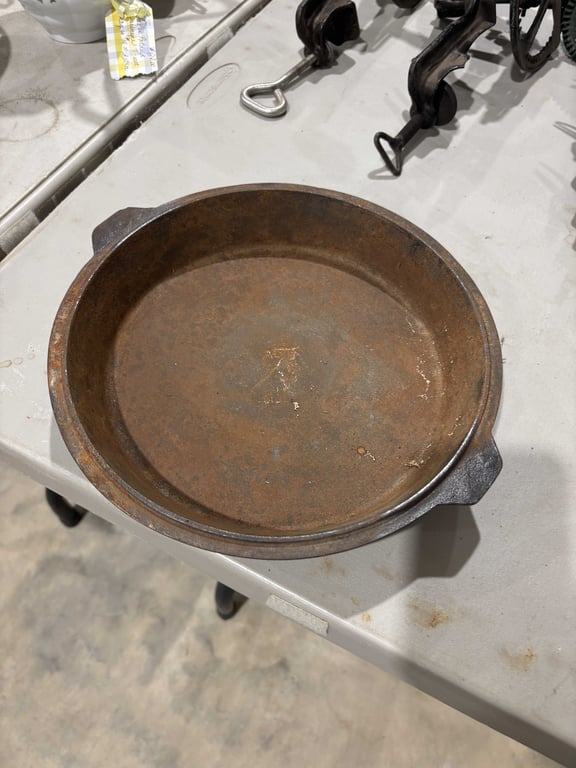 Cast Iron Plate w/ Lid - Image 2