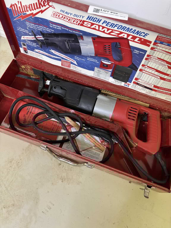 Milwaukee Corded Super Sawzall - Image 2