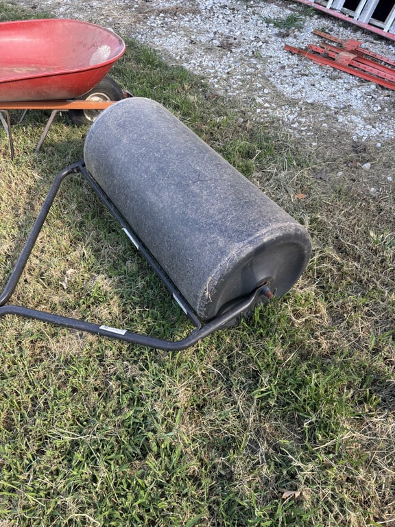 Pull behind lawn roller - Image 2
