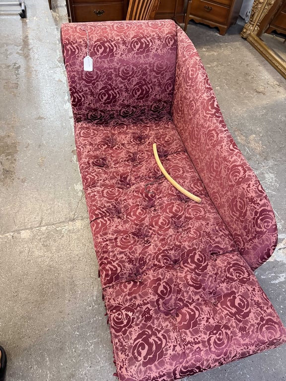 FAINTING CHAIR