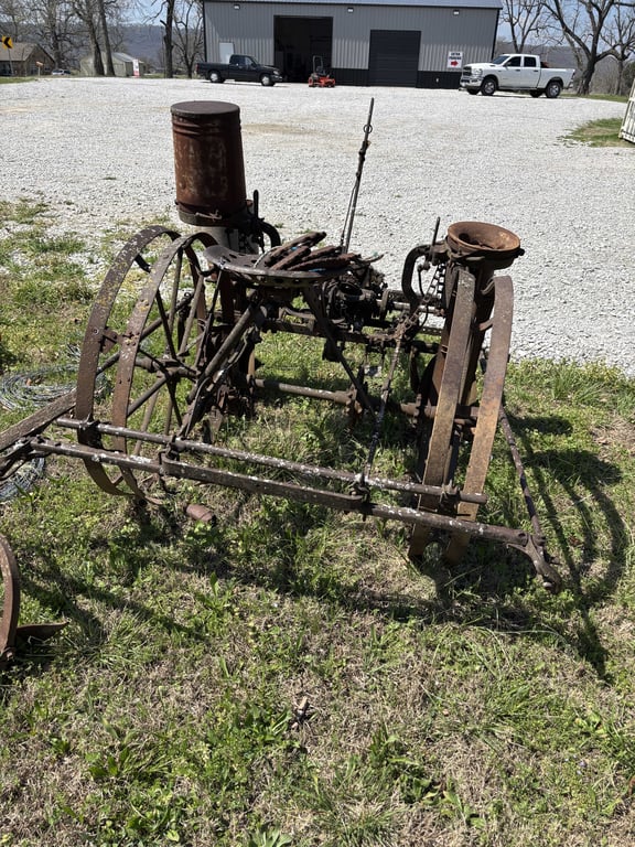 Vintage John Deer Planter - Image 4