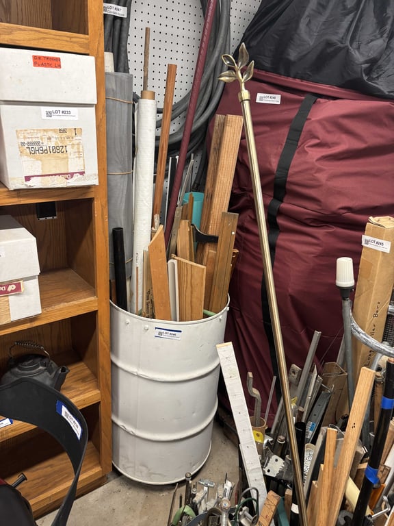Small white barrel of wood