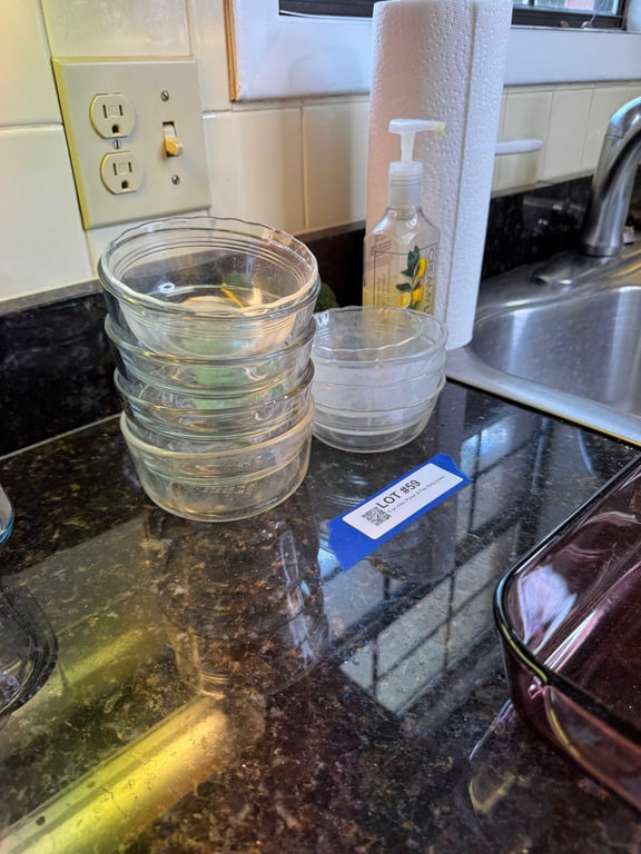 9 pc misc Pyrex & Fire King bowls - Image 2