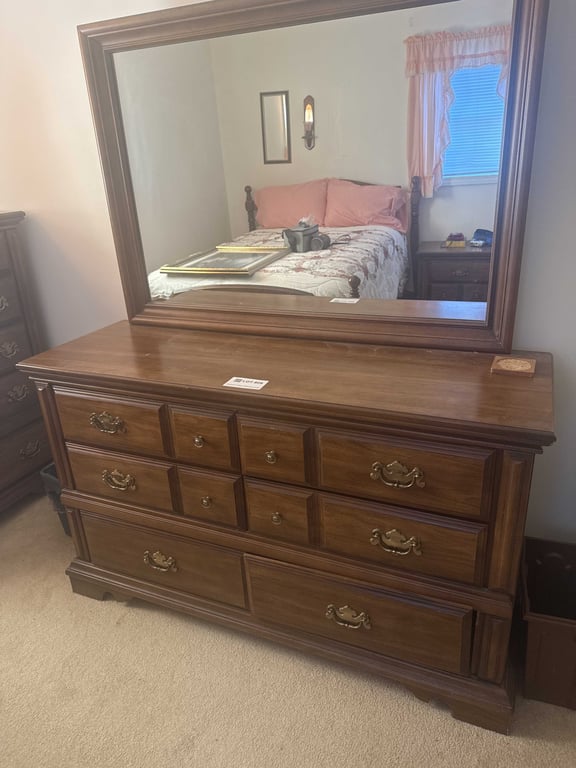 Bassett 4 Piece Bedroom suite - Image 2