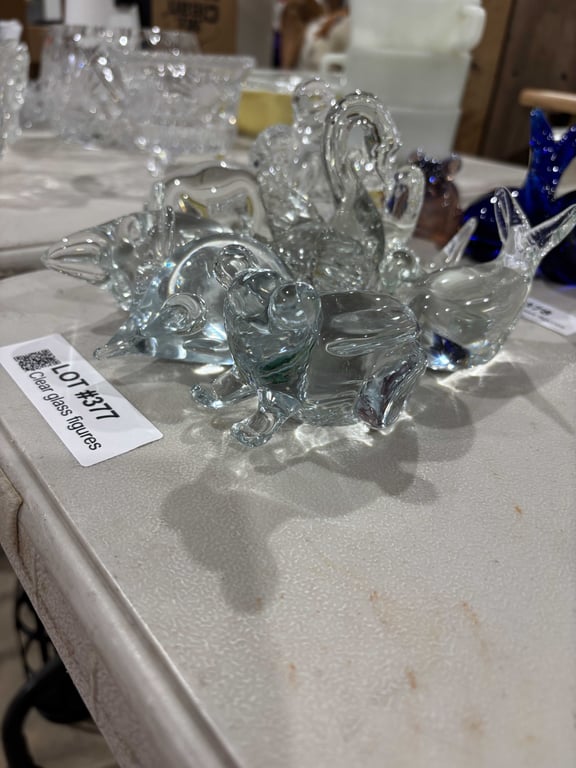 Clear glass figures - Image 2