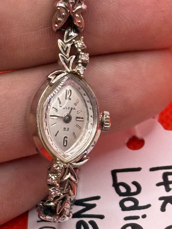 14 K GOLD LADIES BULOVA WATCH - Image 2