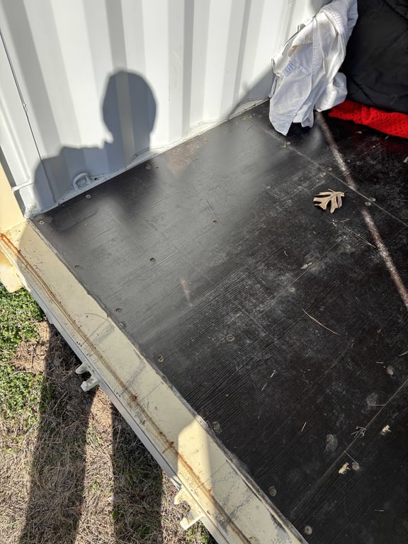 20' Shipping Container - Image 9