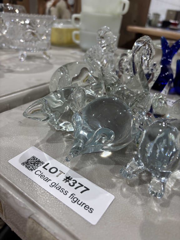 Clear glass figures - Image 3