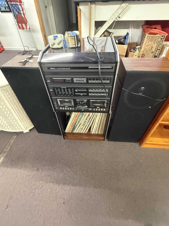 AM/FM FLOOR STEREO