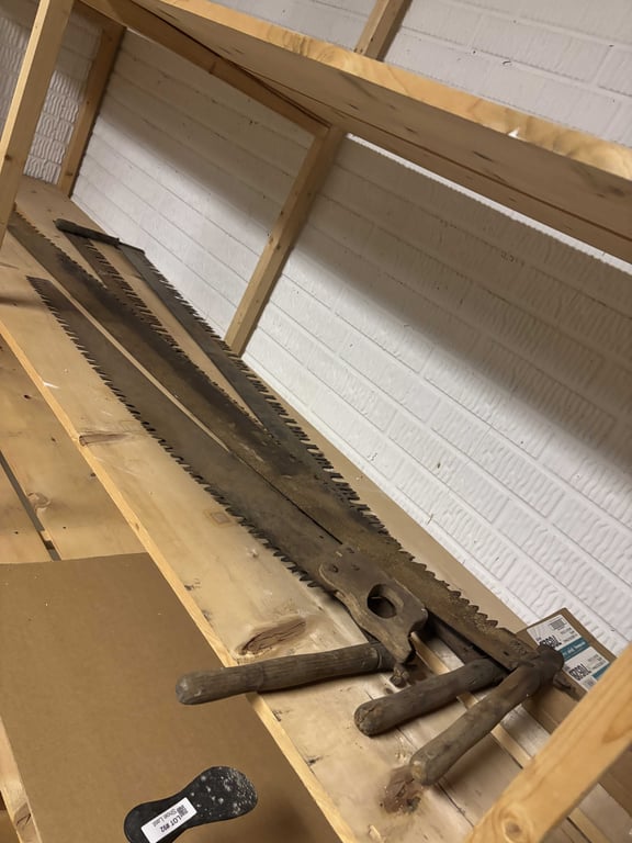 Single and Double Handle Saws