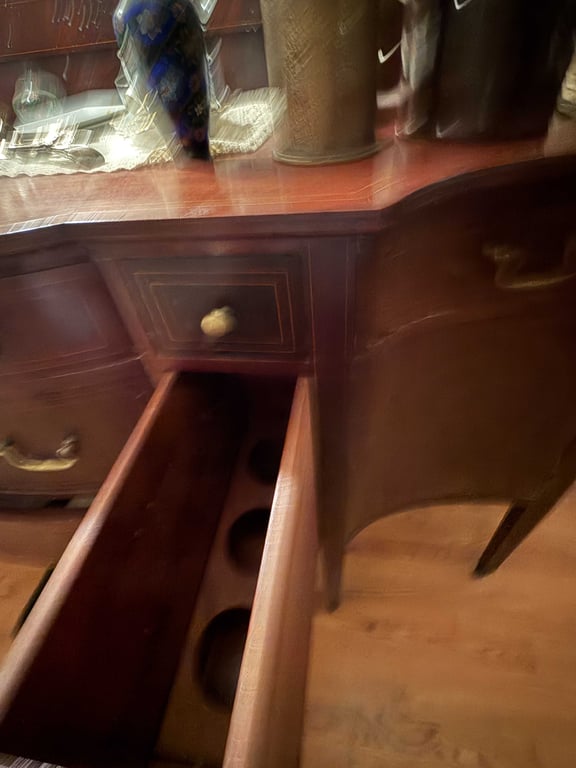 FEDERAL STYLE MAHOGANY SIDEBOARD - Image 2