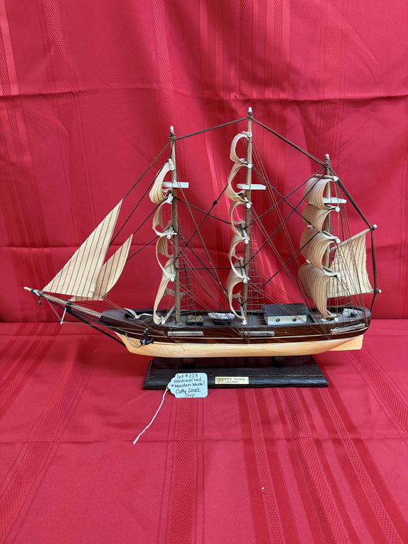 HANDCRAFTED WOODEN MED. OF CUTTY SARK SHIP
