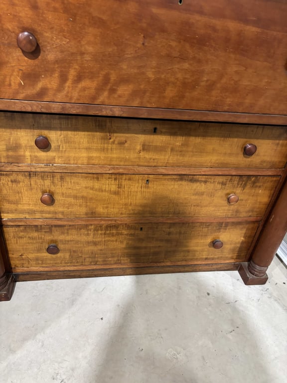 Vintage 4 Drawer Dresser - Image 5