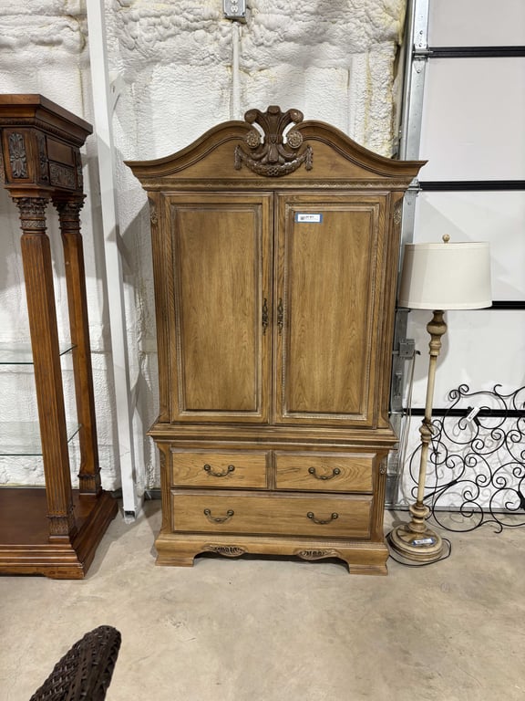 Lexington Queen French Country Style Armoire