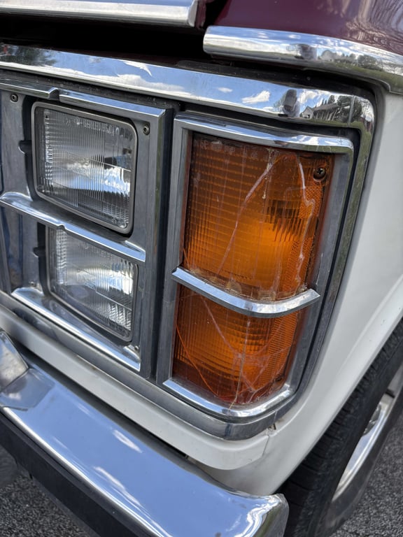 1985 Dodge Ram Wagon - Image 6