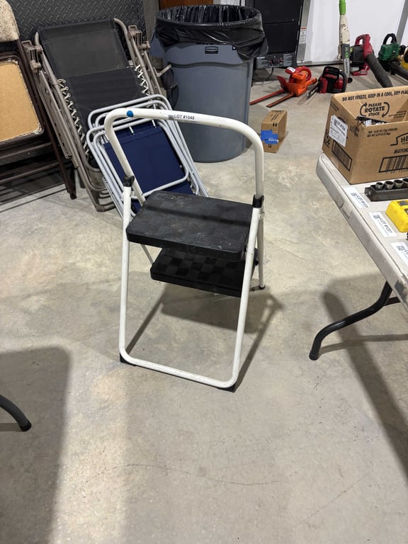 Costco step ladder - Image 2