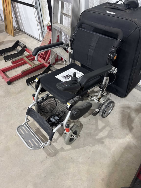 KD's Smart Chair & Case - Image 2