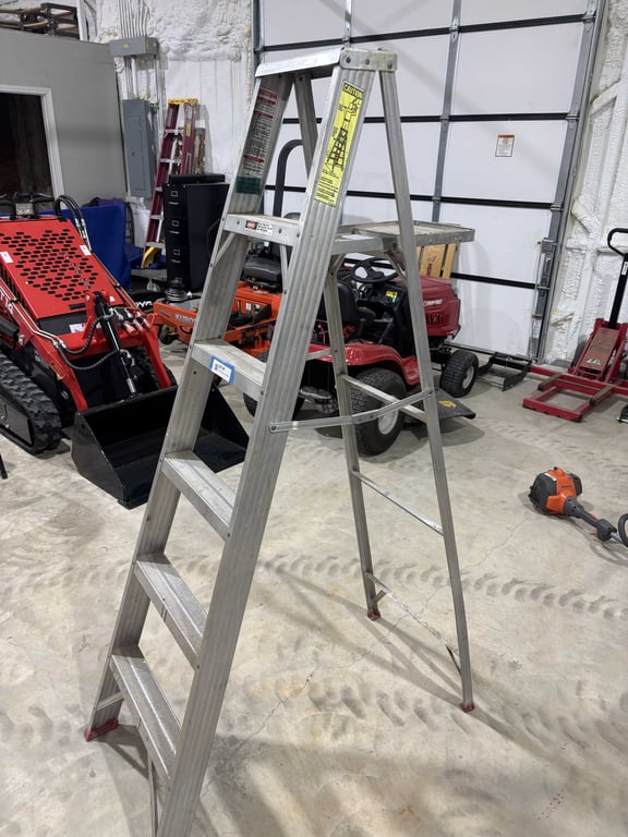 Werner 6' Aluminum Ladder - Image 3