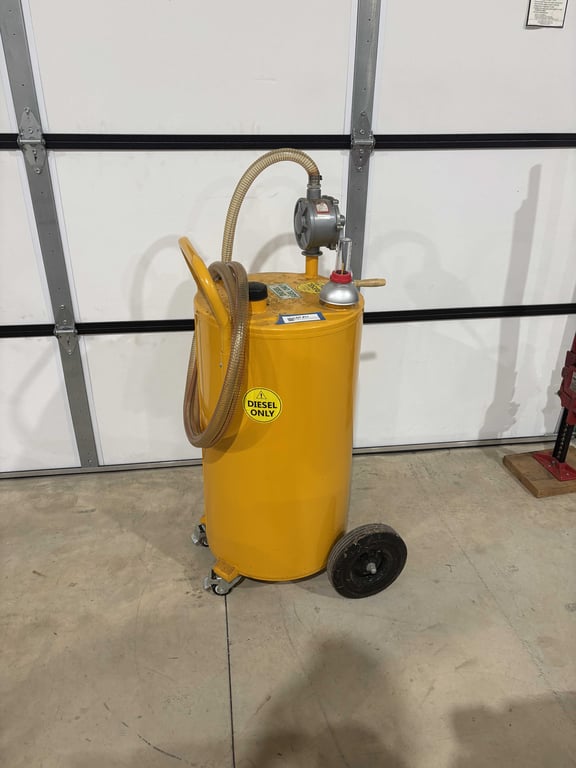 25 Gallon Hand Crank Diesel Pump