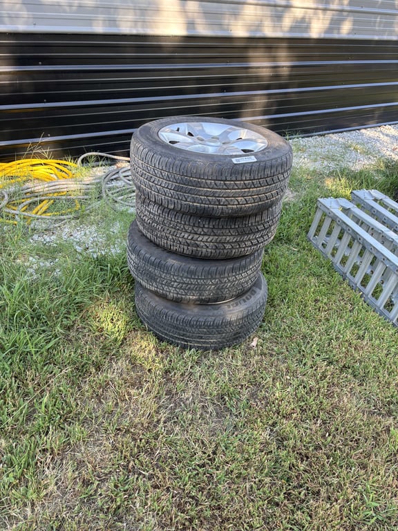 215/60/R16 alloy wheels and tires
