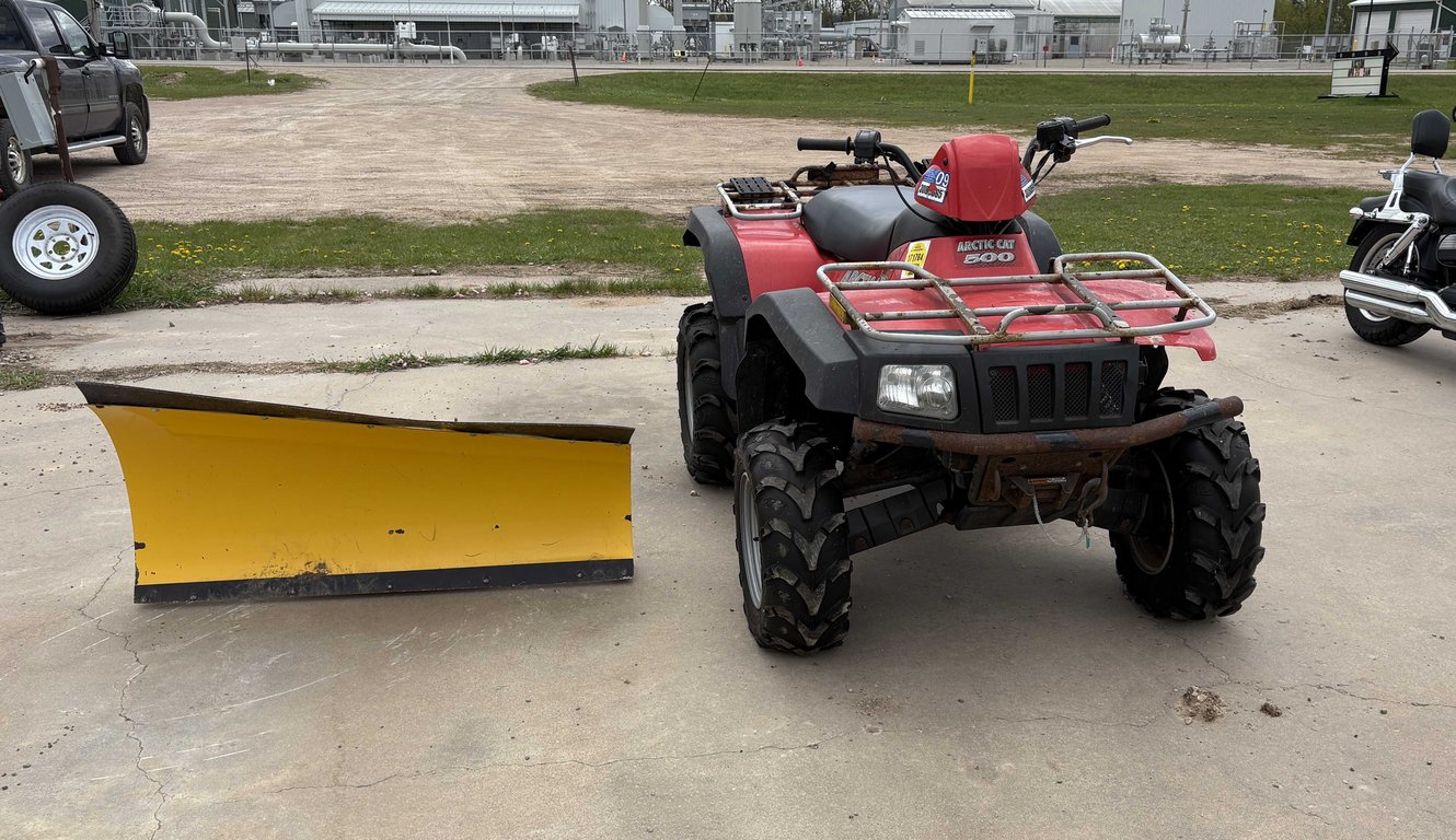 Image for Arctic Cat 4 wheeler w/Plow