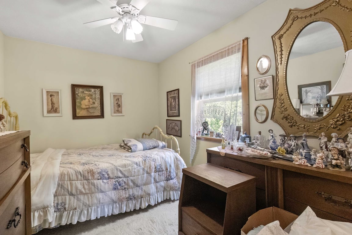 3 bed 3 bath home on 26.19 acres - Image 35