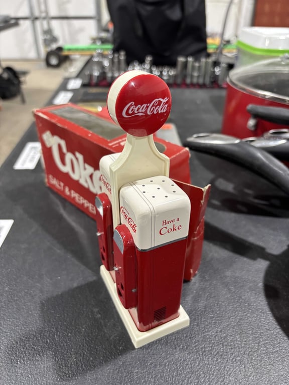 Coke salt & pepper shakers - Image 3