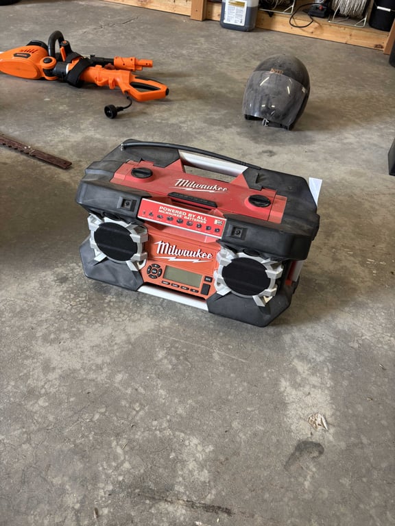 Milwaukee Electric Radio