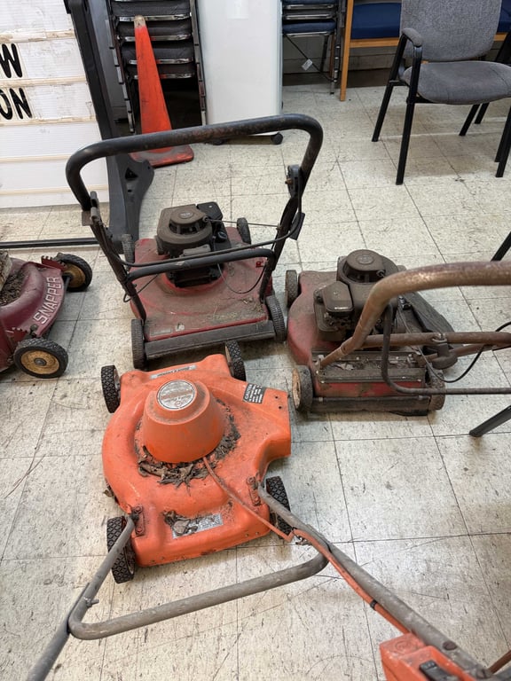 4 UNTESTED PUSH MOWERS