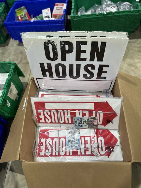 Box of misc garage sale, open house signs, etc - Image 3